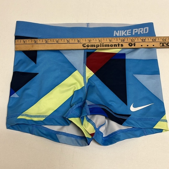 Nike Pro shorts - Picture 8 of 9
